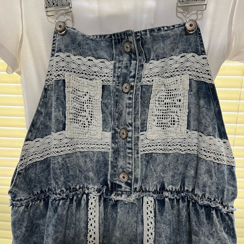 POL Denim maxi dress with White Lace Accents Lg runs big PRICED to sell! - Picture 4 of 6